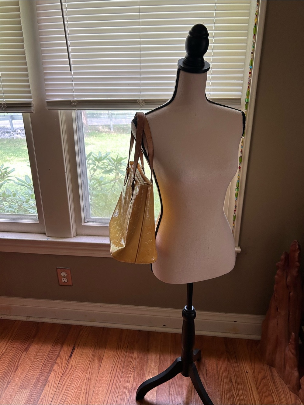 Authentic Louis Vuitton Vernis Bag - Picture 8 of 13